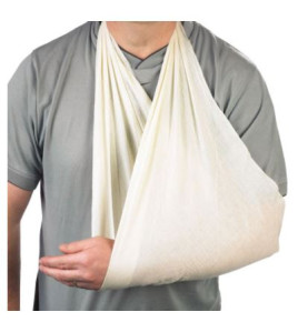 CLICK MEDICAL 30gms NON WOVEN TRIANGULAR BANDAGE Pk10